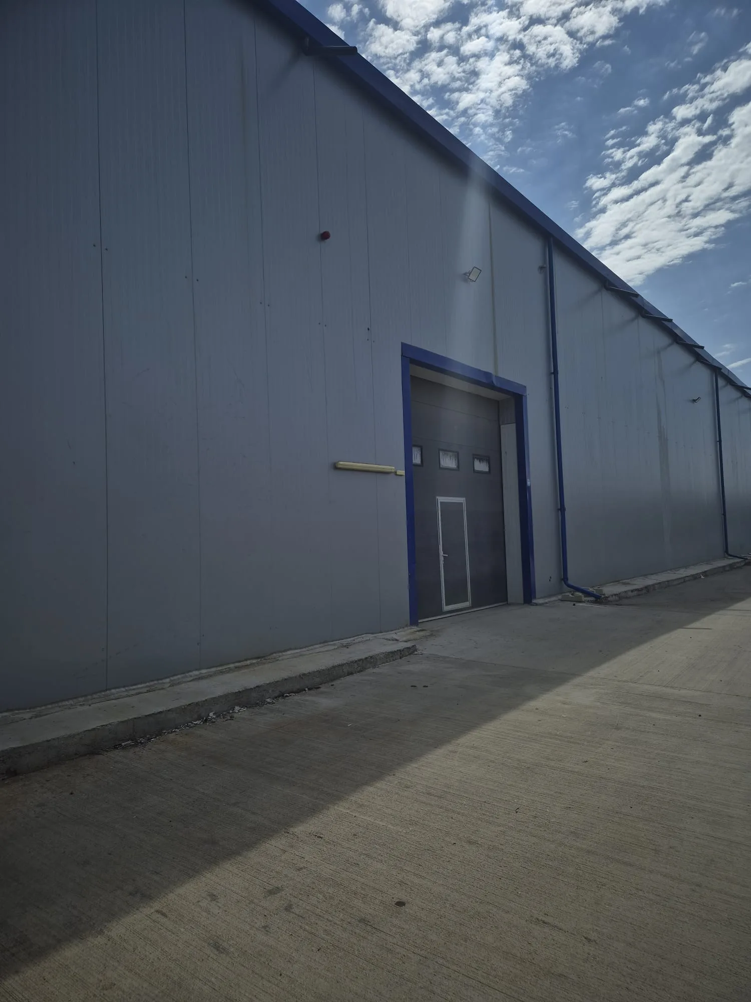 Industrial warehouse for rent Voluntari — near METRO, 1,000 sqm + 2 showroom/office units of 200 sqm — photo 3