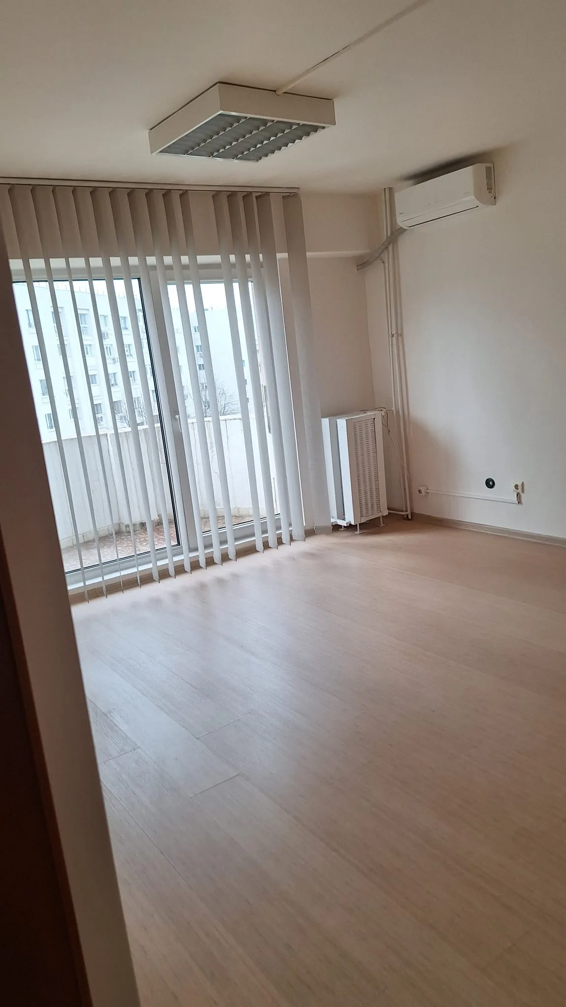 Imobil de vânzare Calea Călărașilor — Delea Veche, bloc 2 scări, 50 apartamente + spații comerciale